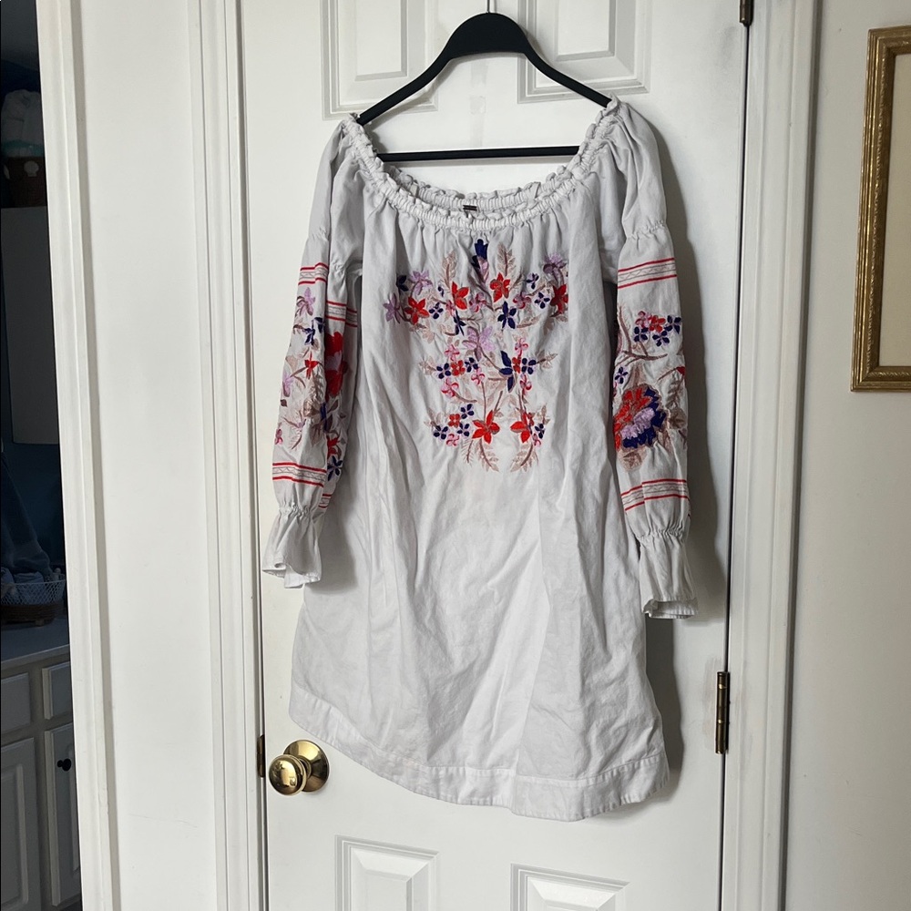 Free People Embroidered White/Lt. Gray Peasant Blouse